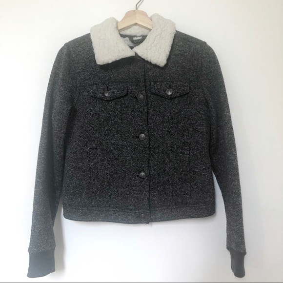 Abercrombie & Fitch Sherpa Lined Vest - Picture 6 of 13